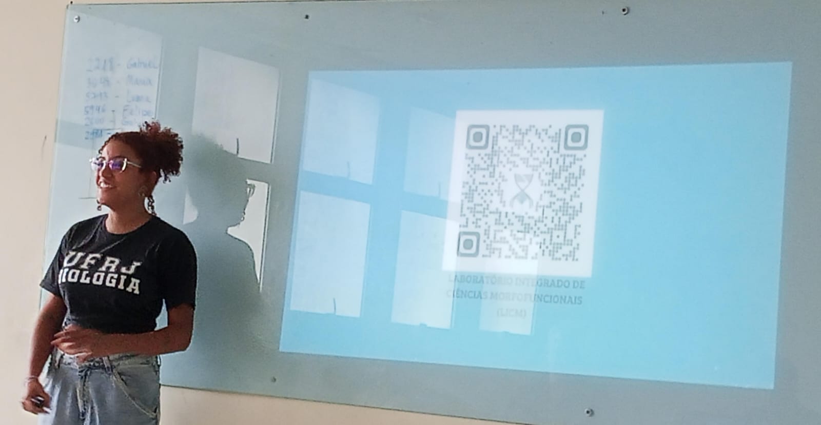 Read more about the article Undergraduate Research Students Letícia Prado and Luana Dias Present at the Academic Integration Week (SIAC/UFRJ)